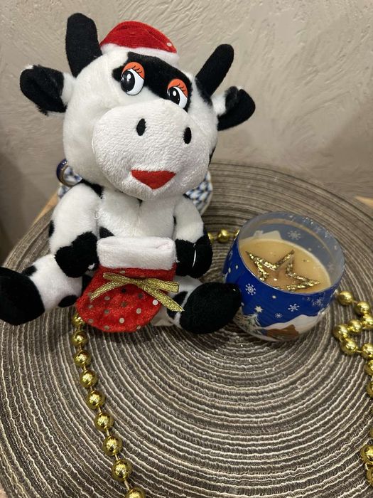 М'яка іграшка новорічна корівка