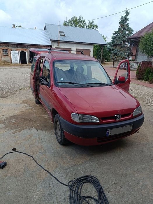 Розборка Пежо Партнер, запчастини