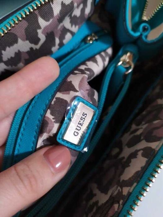 Guess greyson small satchel vg493005 бірюзова шкіряна сумка 30х22х9 см