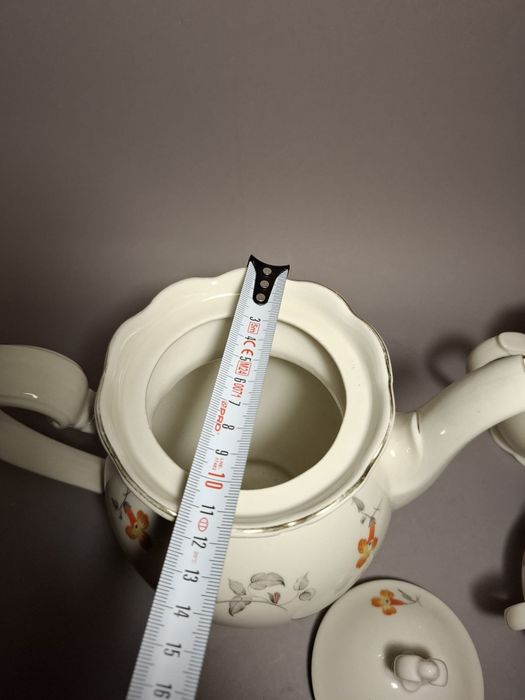 Porcelanowy garnitur dzbanek mlecznik i Cukiernica kahla