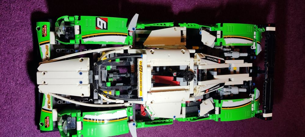 LEGO Technic superszybka wyscigówka 42039