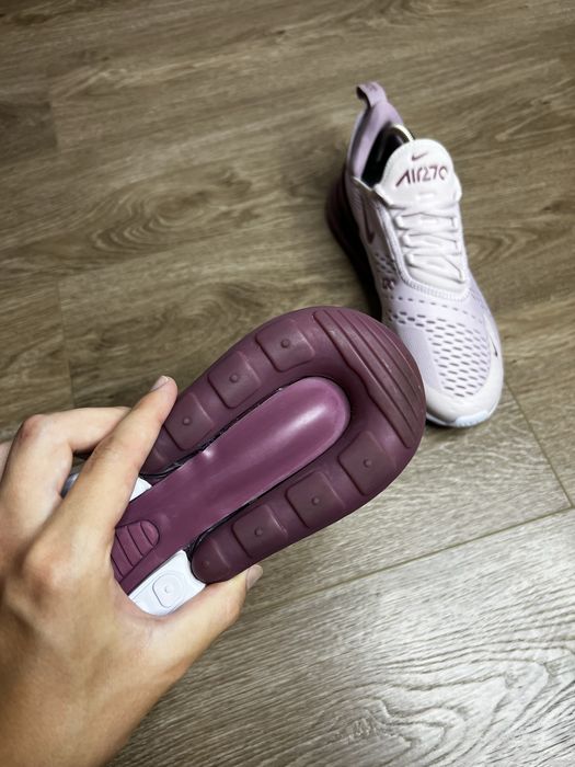 Продам БОМБЕЗНІ жіночі кросівки Nike Air Max 270 “Elemental Rose”