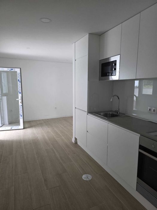 Prédio no centro do Porto com 10 divisões/quartos no centro da cidade