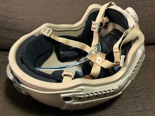 Capacete tipo militar