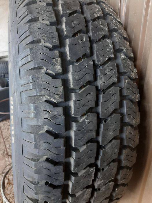 4 jantes com pneus p/ Land Rover