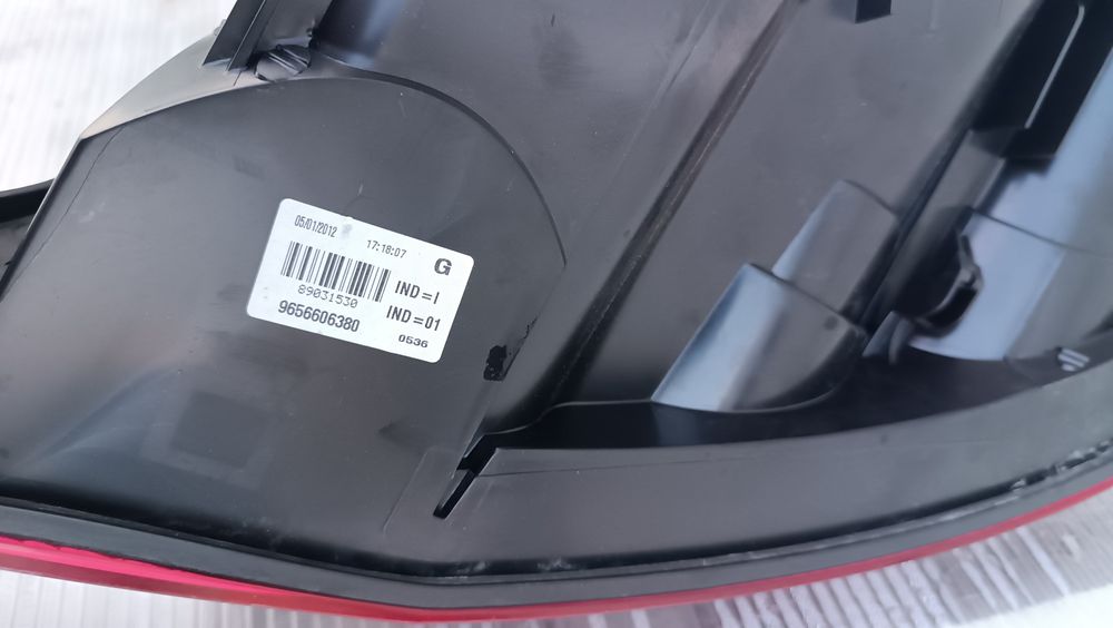 Vendo farolim direito de Peugeot 407