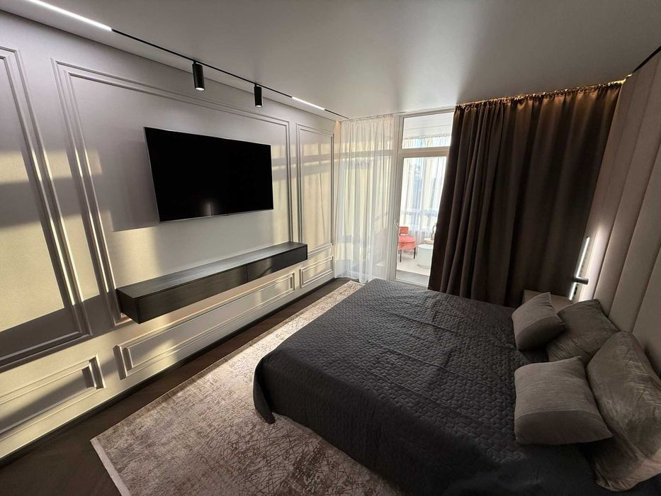 Двокімнатна квартира-студія в центрі міста!!Дизайнерський ремонт!!