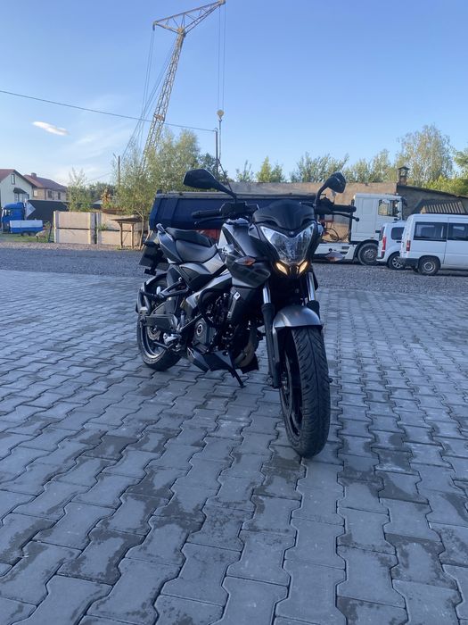 Продаю свій Bajaj Pulsar NS200. Мотоцикл у хорошому технічному та візуальному стані, повністю готовий до сезону.