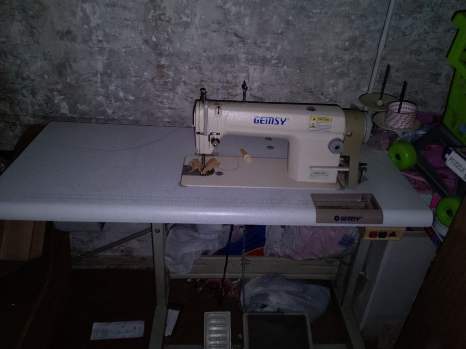 Швейная машина gemsy
