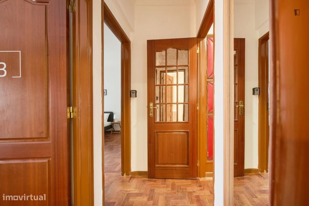 Quarto - localizado em Entrecampos Lisbon