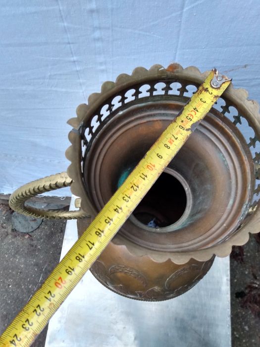 Miedziany wazon dzban na wodę