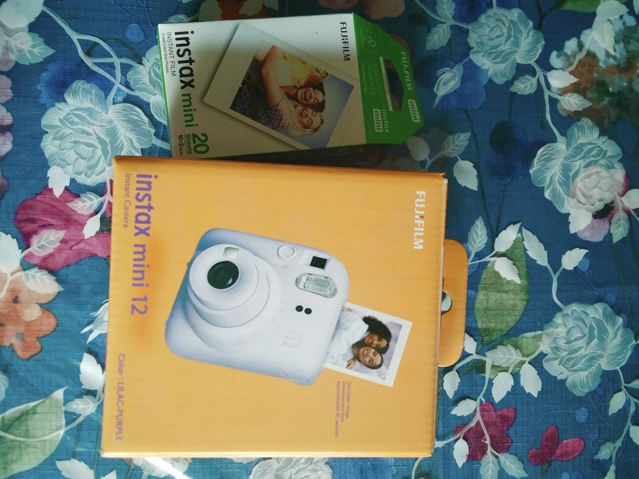 Instax mini 12  з картриджем