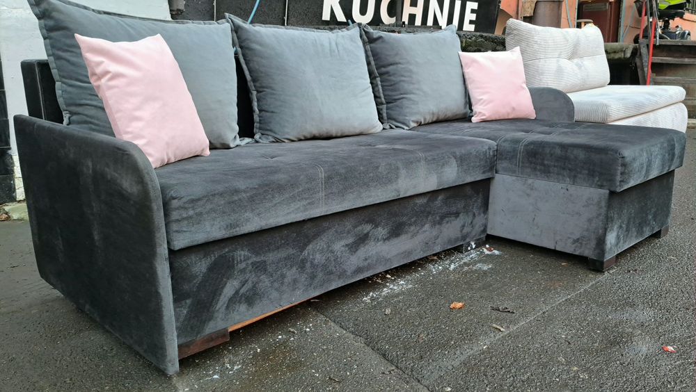 Narożnik pokojowy Uniwersalny z funkcją do spania.