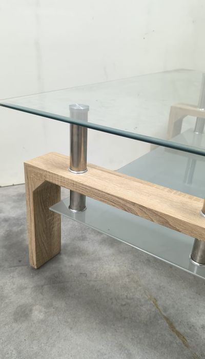 Belíssima mesa de centro Missouri Cambrian, pé em madeira e vidro.
Ler