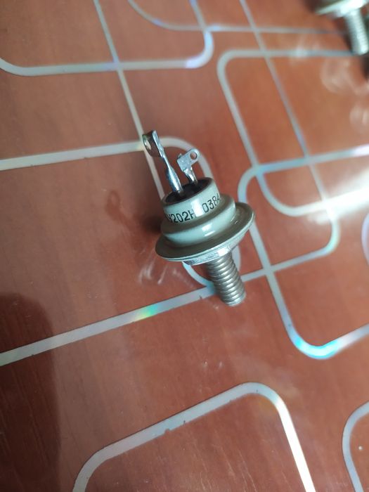 Тиристор КУ202Н кремниевый штыревой  структуры p-n-p-n