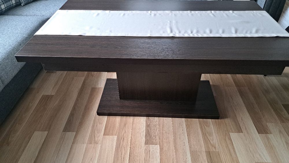 Duża ława do salonu