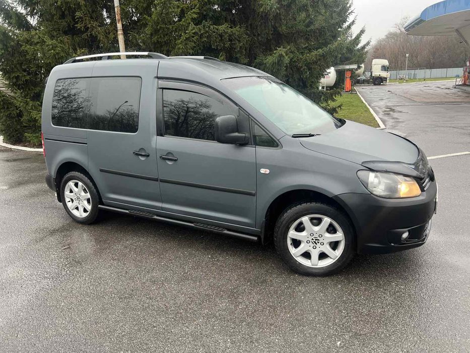 Volkswagen Caddy 1.6 дизель2011