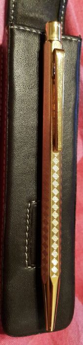 Золотая ручка Сaran D'ache !!!