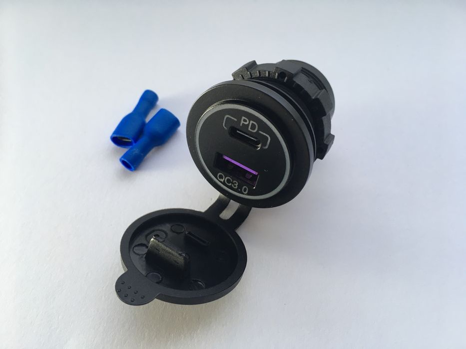 Автомобильная быстрая Usb зарядка QC 3.0 , Type-C PD в авто 12 - 24 V