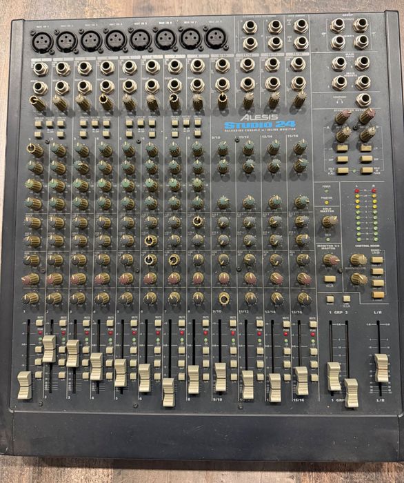 Mesa/consola de gravação Alesis studio 24