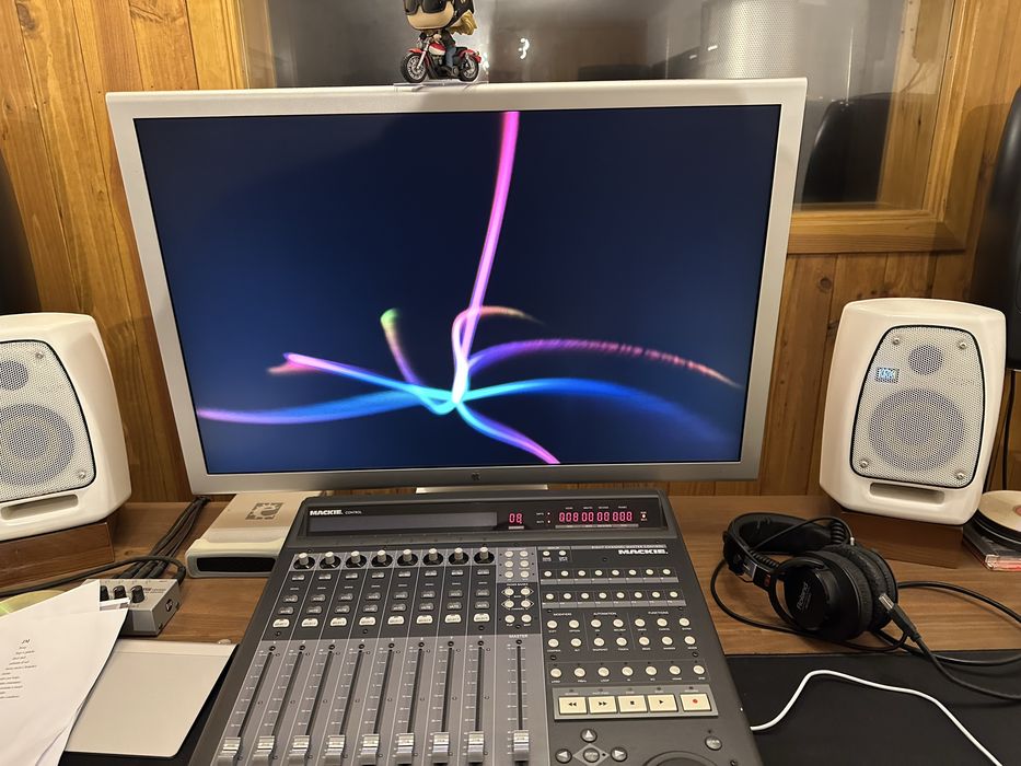 Apple mac pro 5.1 + monitor