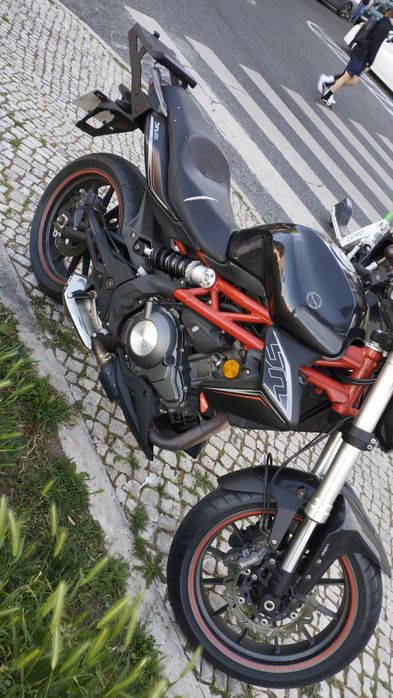 Moto Benelli 302s