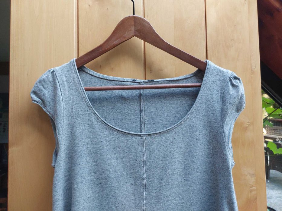 szara bawełniana koszulka bluzka trapezowa ciążowa tunika bufki