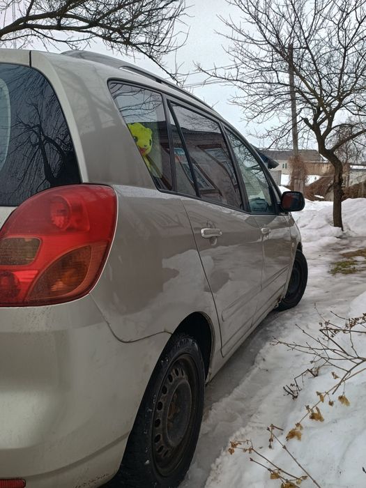 Toyota Corolla Verso  нерозмитнена