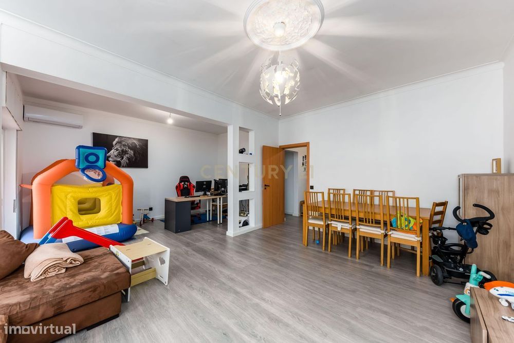 Apartamento T4 transformado em T3 Renovado em Abrantes