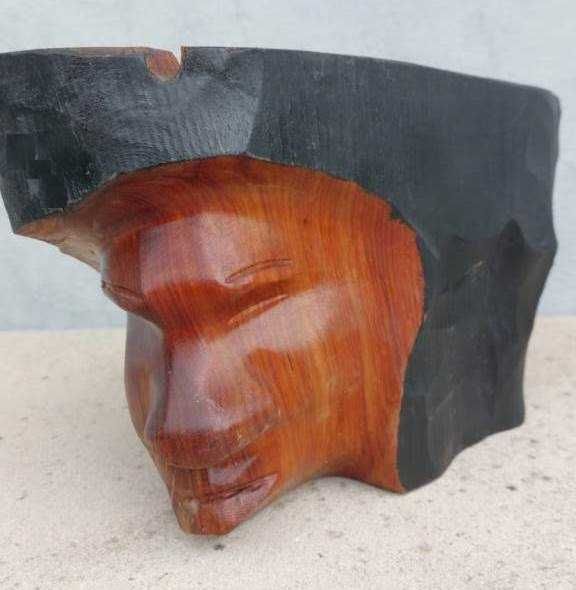 Cinzeiro em Madeira Exótica (Amazónia)