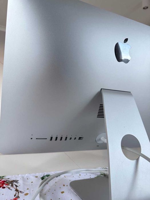iMac 21.5" (Mid 2014)