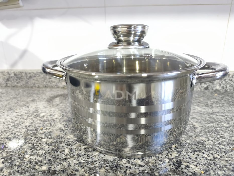 Trem de 6 panelas de cozinha em inox