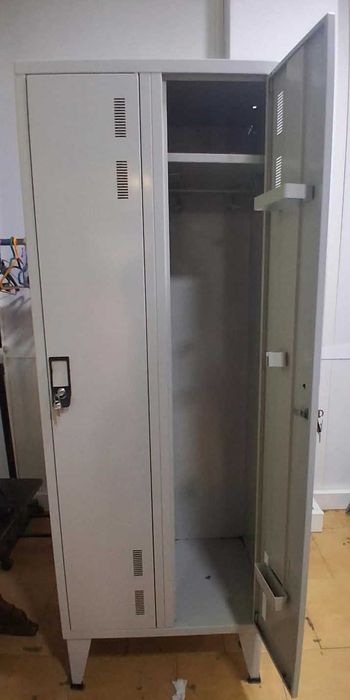 Cacifo Metálico 2 portas - Excelente estado!