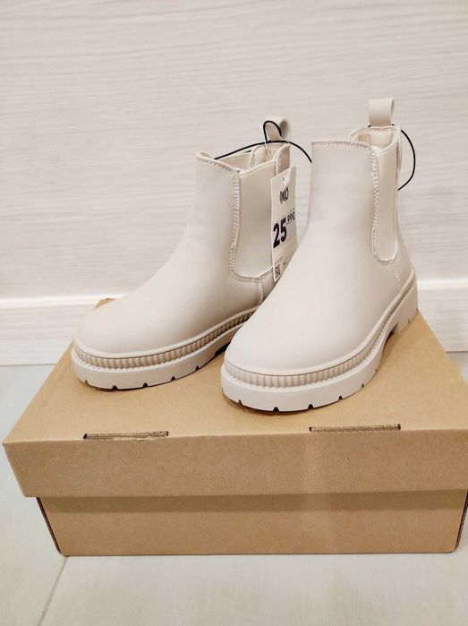 Botas criança (menina) - NOVAS