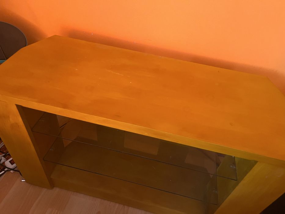 Móvel de televisão com tampo giratório