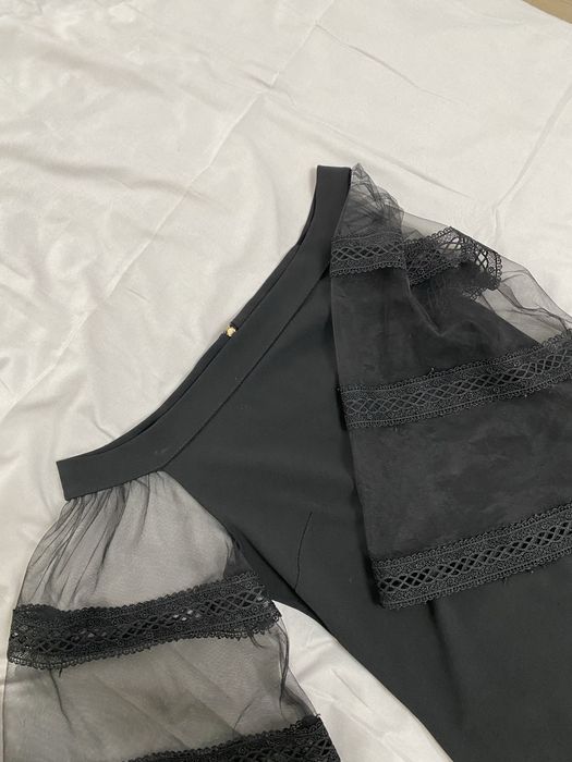 Вечірня чорна сукня