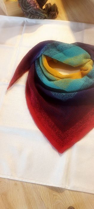 Szydełkowa chusta ręcznie robiona