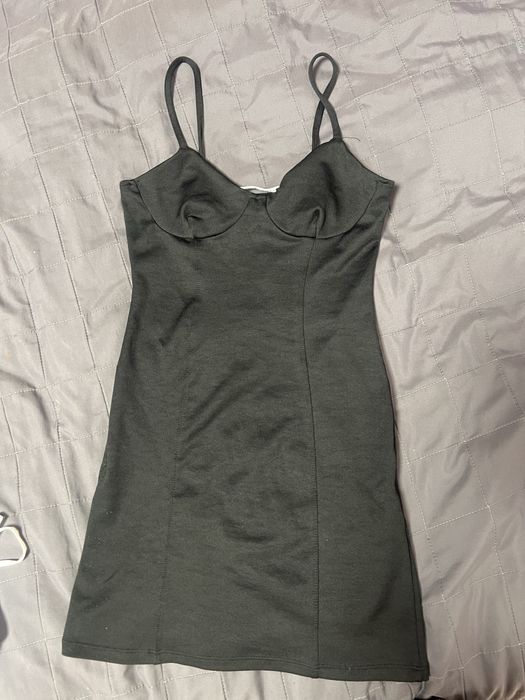 Чорне жіноче плаття