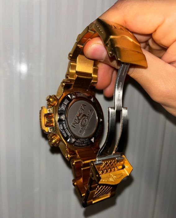 Relógio Invicta Subaqua 500 metros  banhado a ouro.