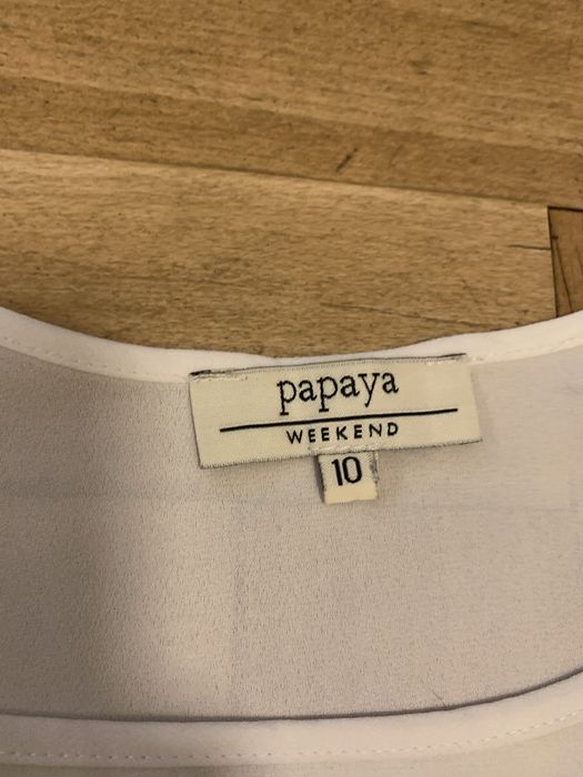 Biała koszulka na ramiączka roz. 10