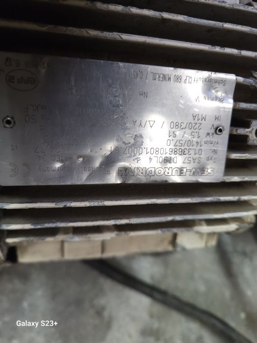 Sprzedam silniki elektryczne i przekladnie