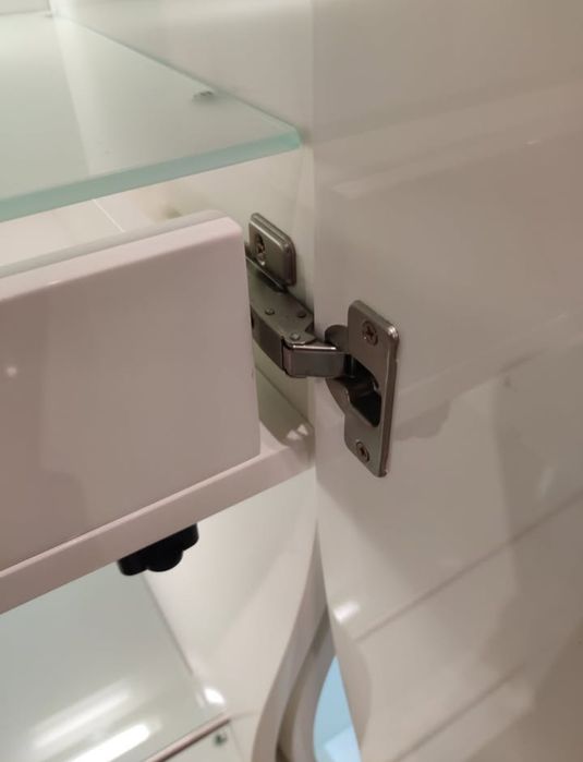 Móvel de parede suspenso vertical com LED interior