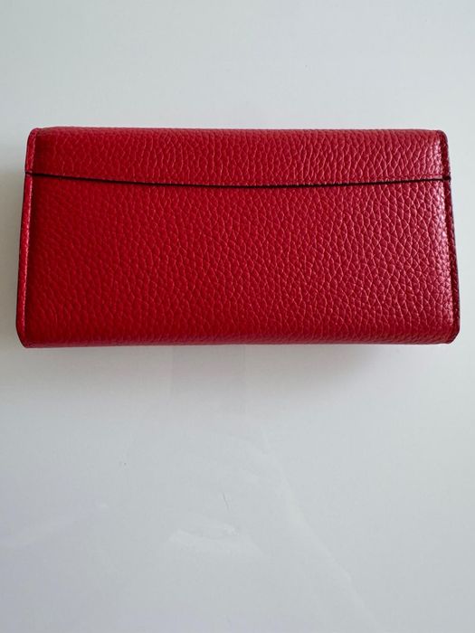 Portfel Louis Vuitton Capucines w kolorze czerwonym