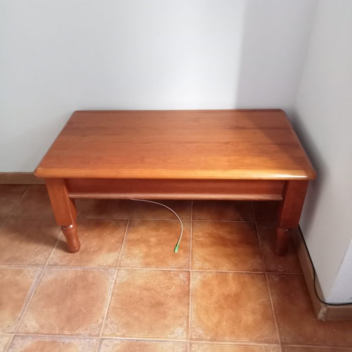 Pine Side Table64409447984771120