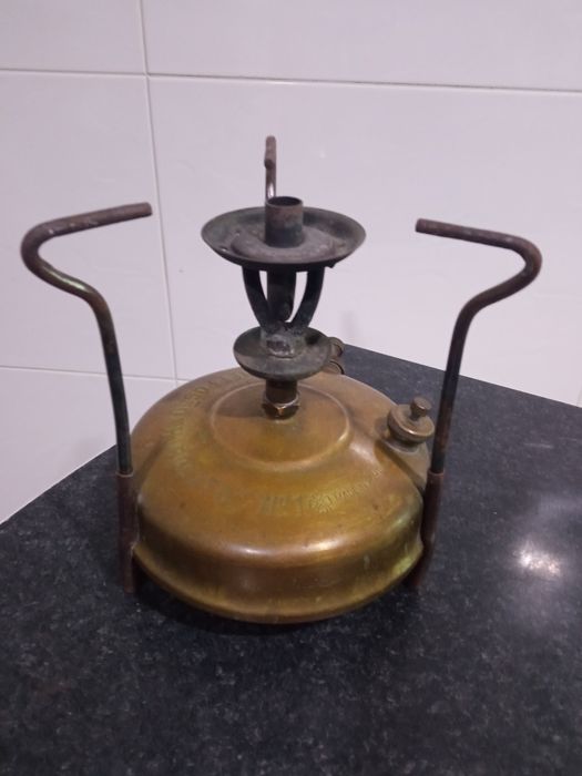 Máquina  petróleo Hipólito