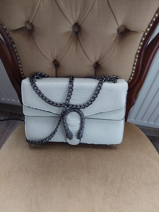 Torebka  wizytowa jasny beż.