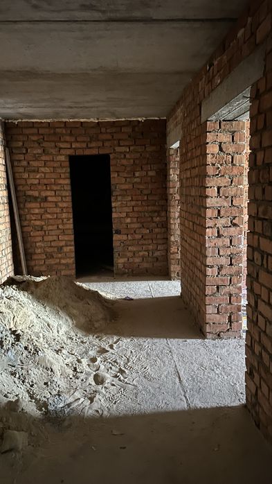Центр старого міста. Зданий будинок