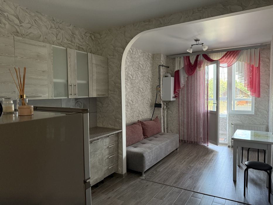 Простора 1-кімнатна квартира в ЖК «Лісовий», меблі, техніка!