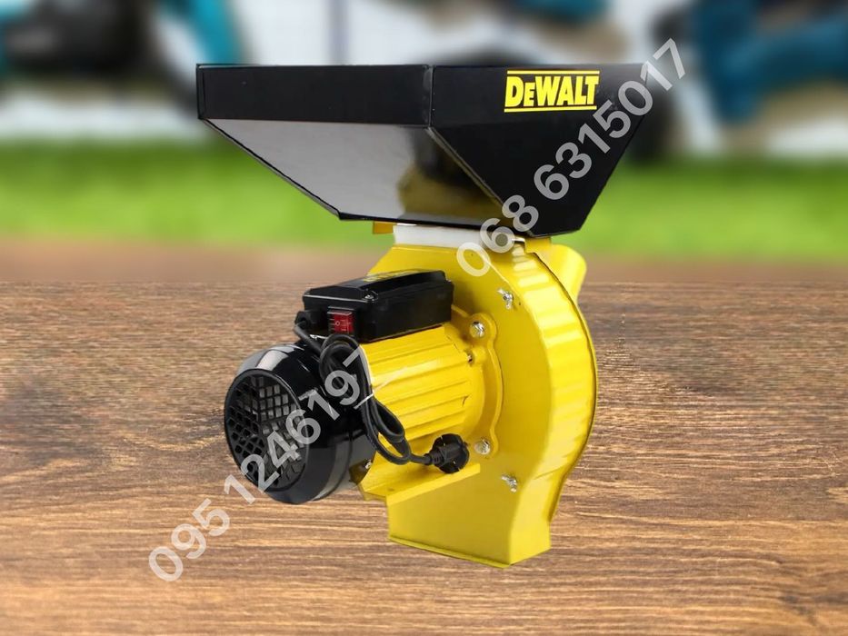 Зернодробилка DeWalt DWS 4200 кормоизмельчитель 300 кг/ч 4,2 кВт