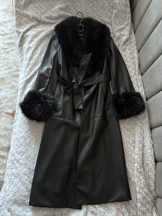 новий шкіряний плащ